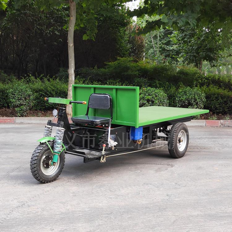 電動平闆車是(shì)一種功能強大、操作方便、環境保護的運輸工具